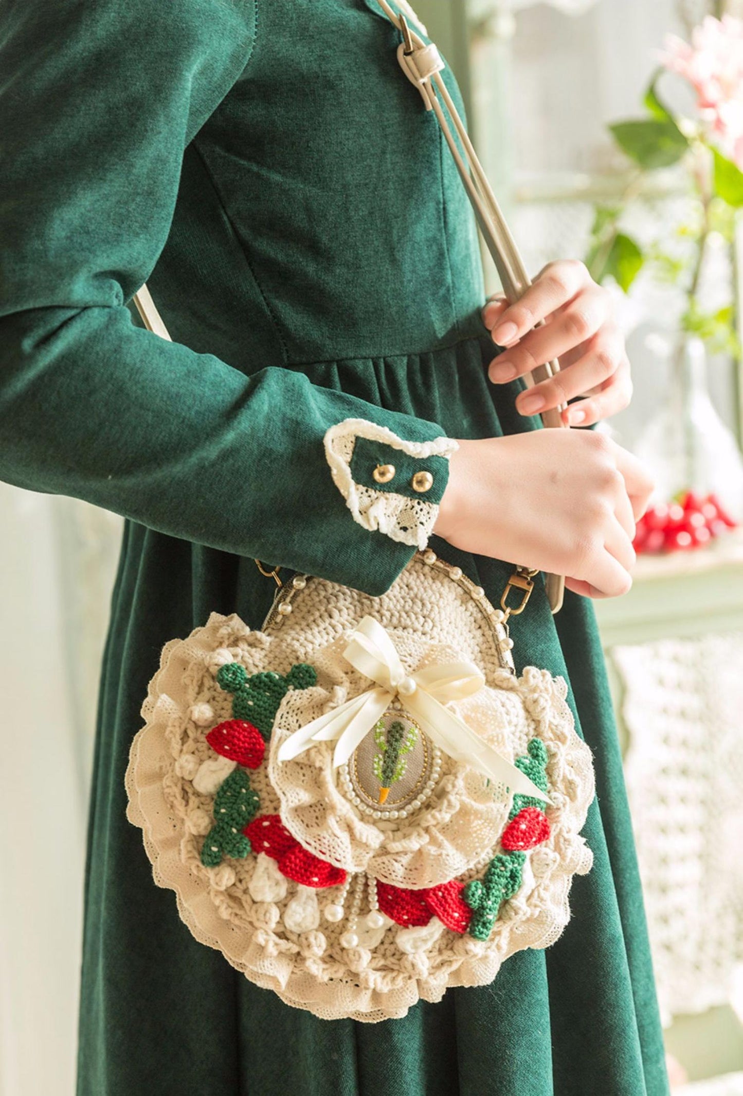 Muse Verdant Kisslock Bag Crochet Pattern