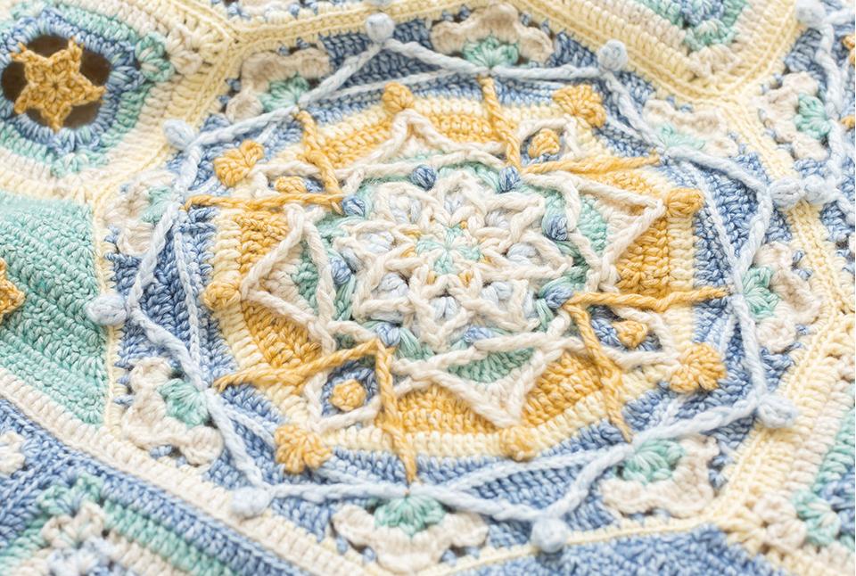 Dreamlike Star-Moon Blanket Crochet Yarn Kit | Susan's Family